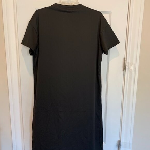 Black dress with "LOVE" on the front - Picture 3 of 3